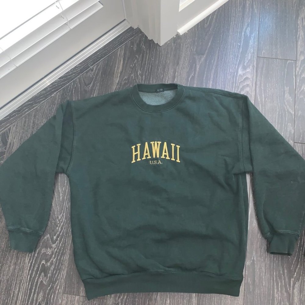 Brandy Melville Hawaii Crew Neck